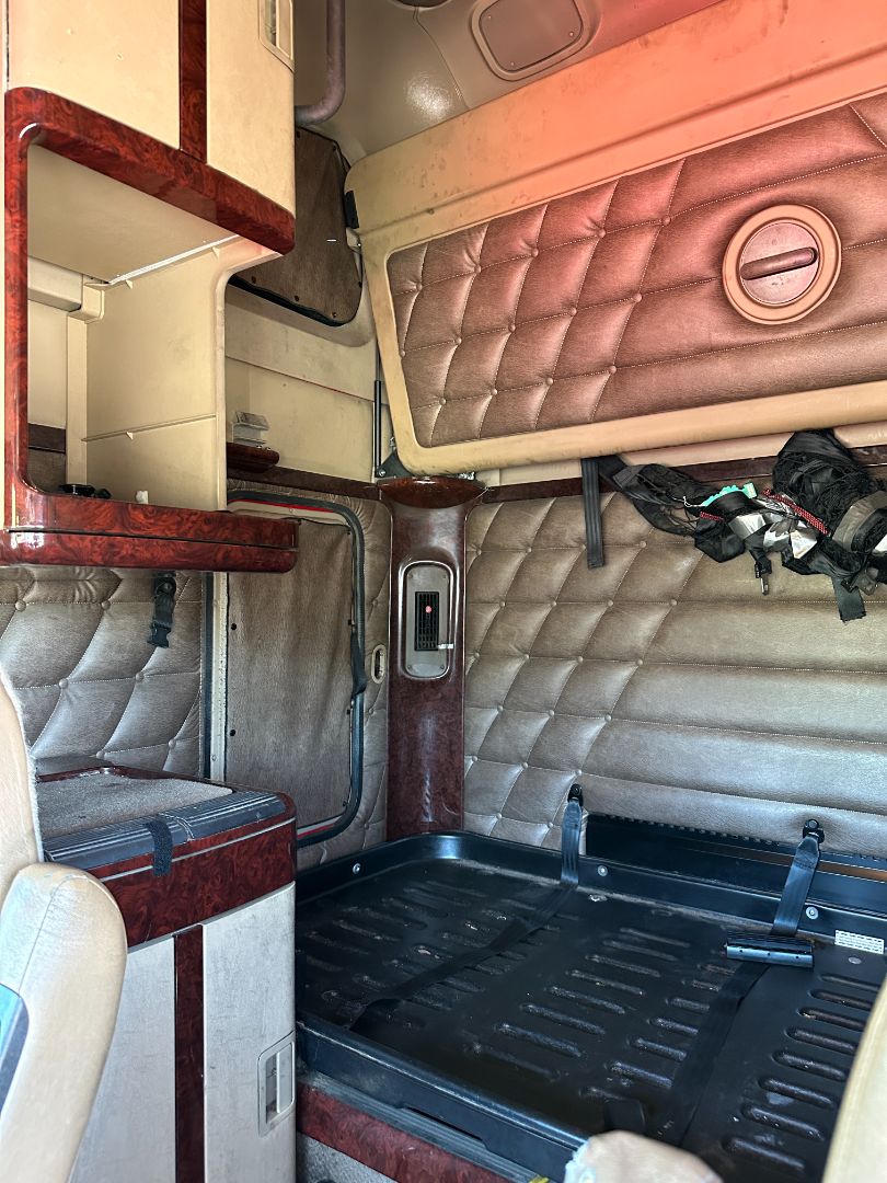 2015 FREIGHTLINER Coronado 132 - Image 16